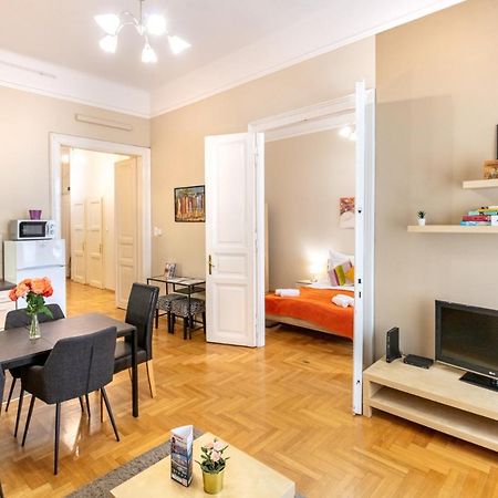 Orangehomes Kalvin Sq 2 Bedroom Apartment Budapest Eksteriør bilde