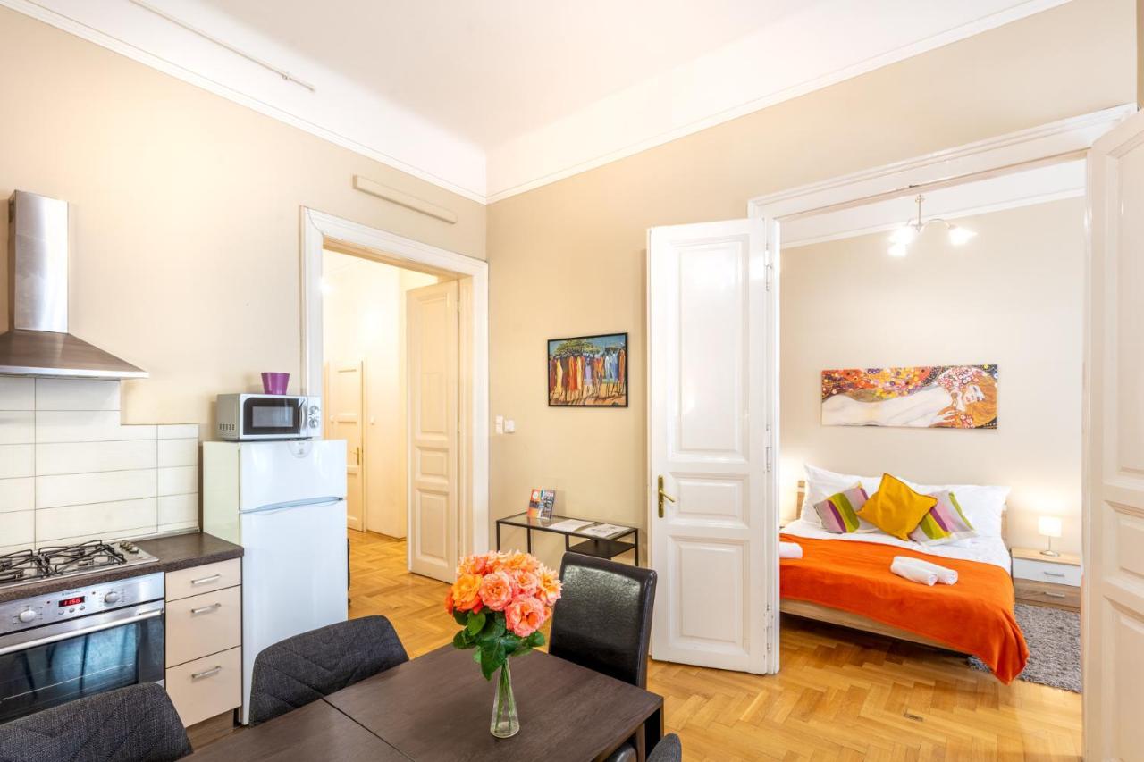 Orangehomes Kalvin Sq 2 Bedroom Apartment Budapest Eksteriør bilde