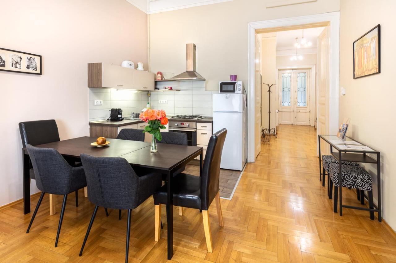 Orangehomes Kalvin Sq 2 Bedroom Apartment Budapest Eksteriør bilde