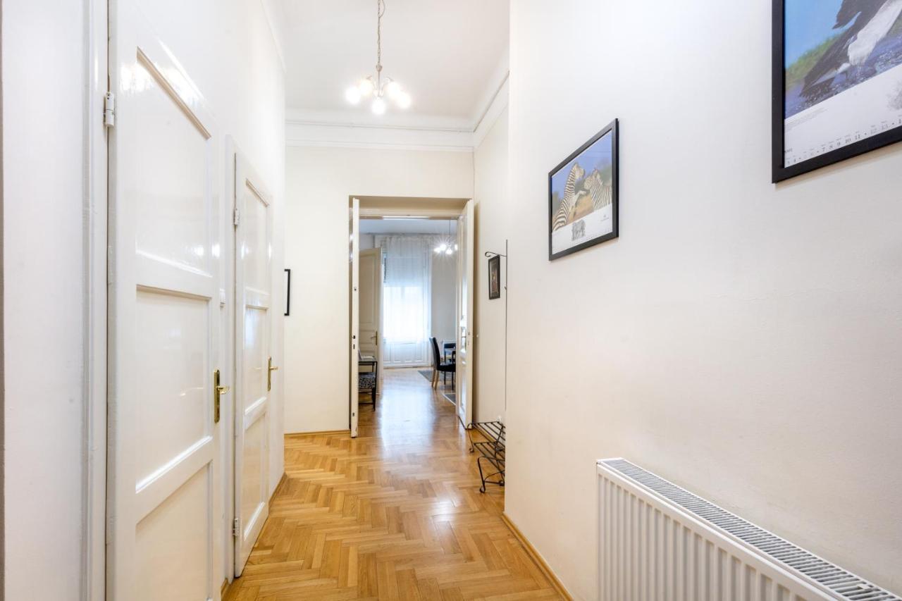 Orangehomes Kalvin Sq 2 Bedroom Apartment Budapest Eksteriør bilde