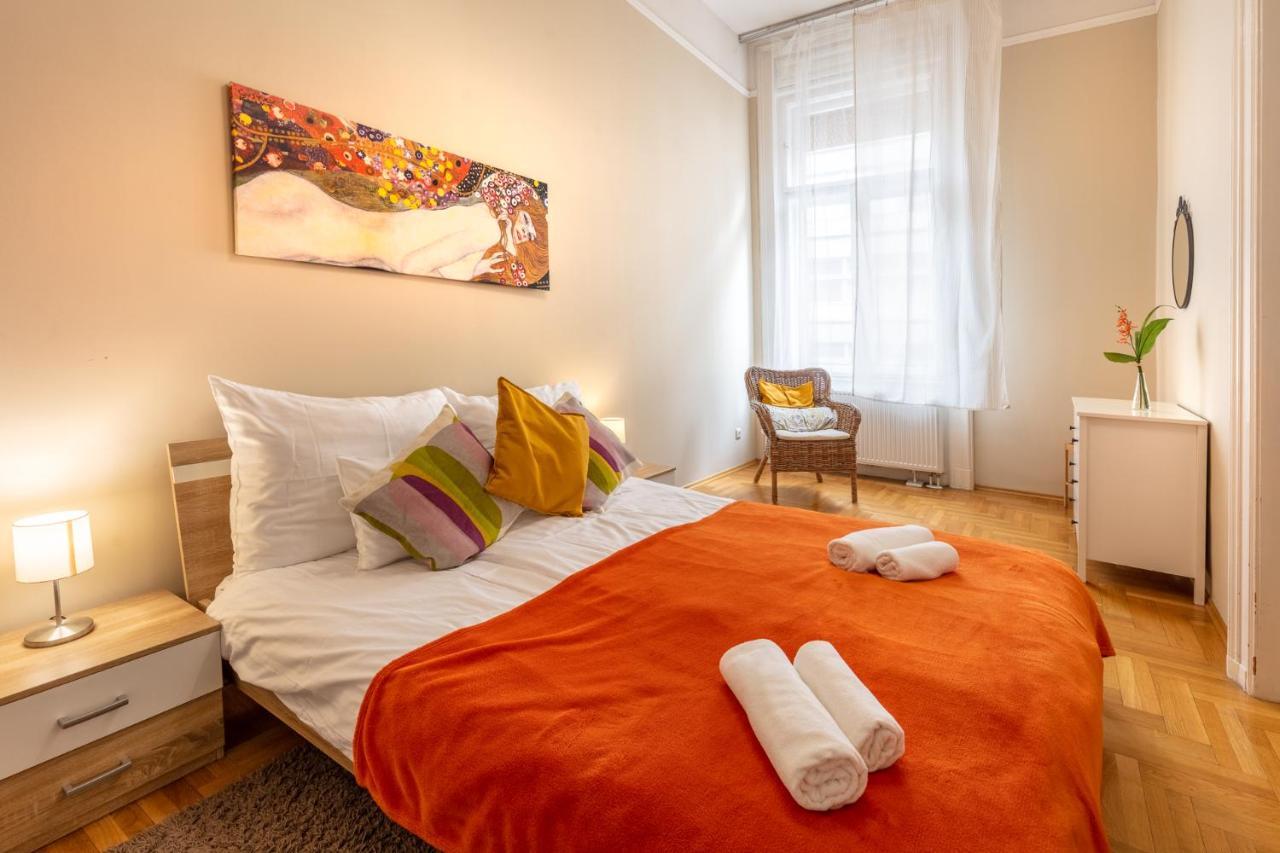 Orangehomes Kalvin Sq 2 Bedroom Apartment Budapest Eksteriør bilde
